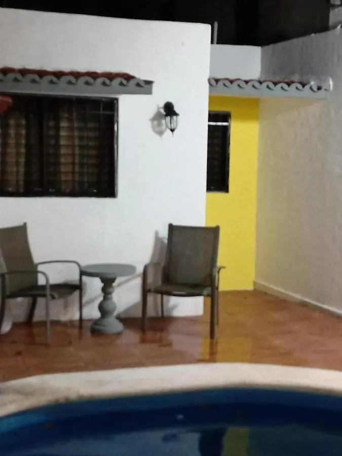 Konukevi Las Palmas Hostal Cancun