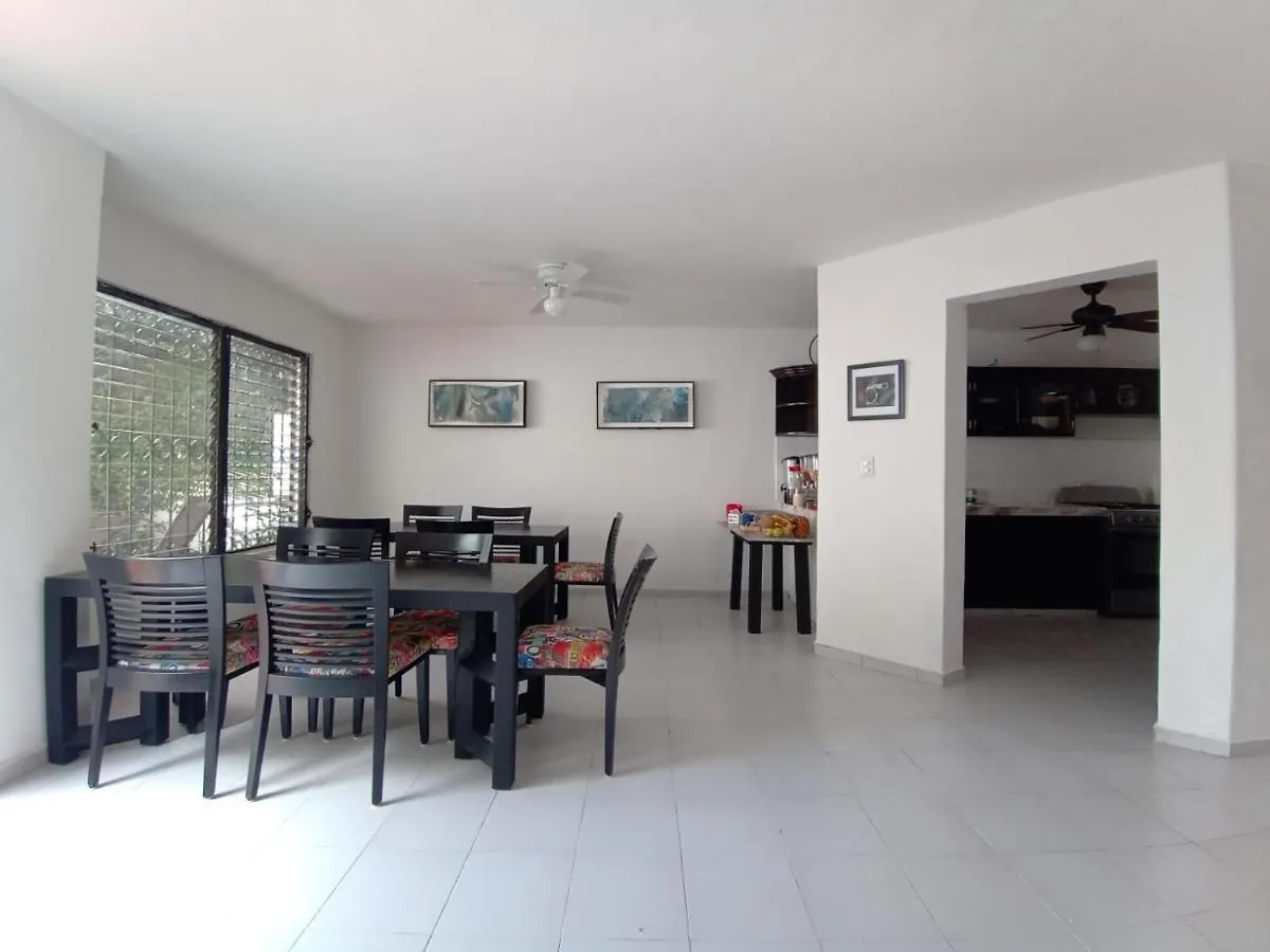 Konukevi Las Palmas Hostal Cancun Meksika